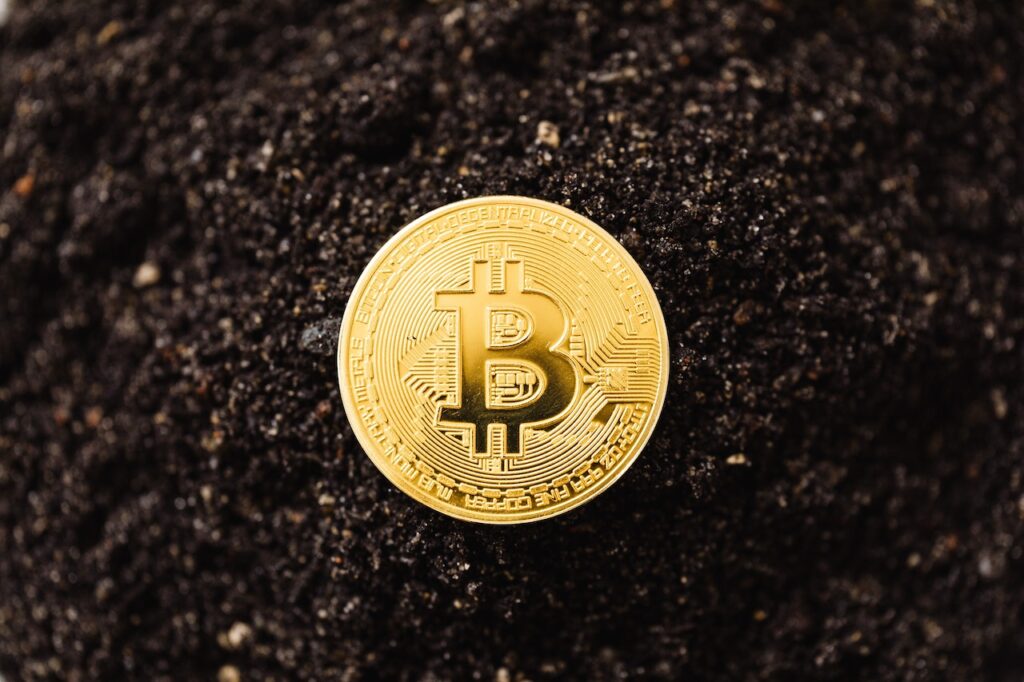 Fake Bitcoin Farm Collects $100,000 in Few Hours on Twitter Fake Bitcoin Farm Collects $100,000 in Few Hours on Twitter