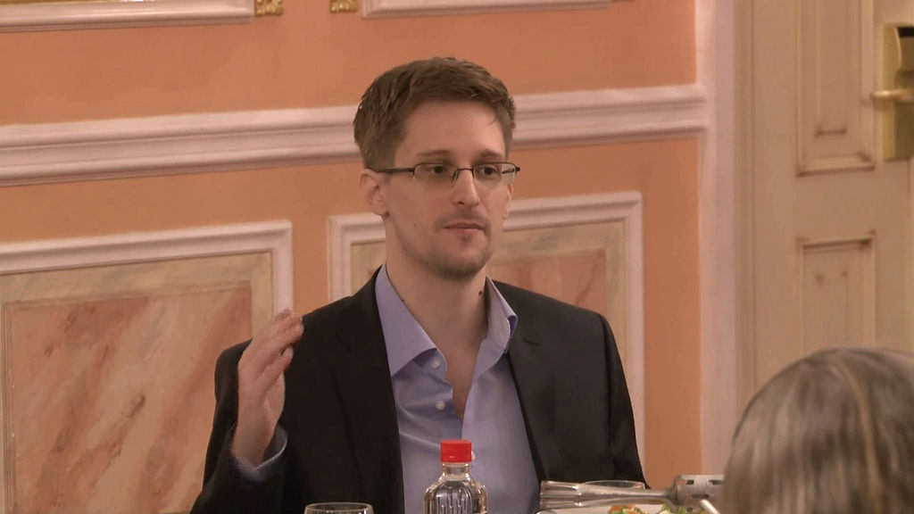 Former NSA Officer Edward Snowden Criticizes Coinbase for Supporting Crypto Regulation Former NSA Officer Edward Snowden Criticizes Coinbase for Supporting Crypto Regulation