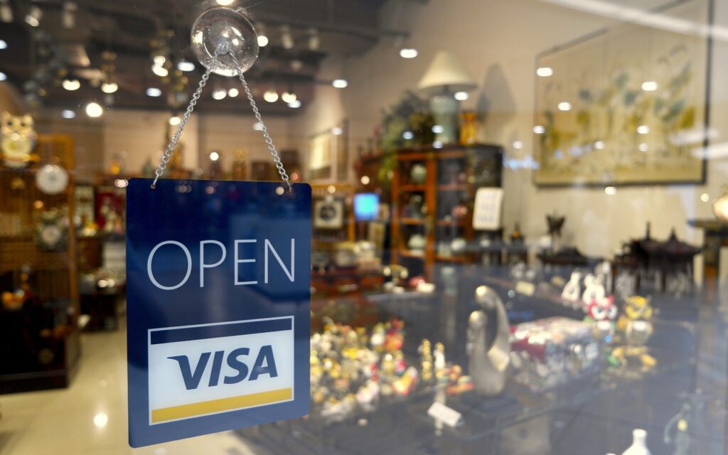 Visa CEO: Stablecoins and CBDCs Will Play an Important Role in Payments Visa CEO: Stablecoins and CBDCs Will Play an Important Role in Payments