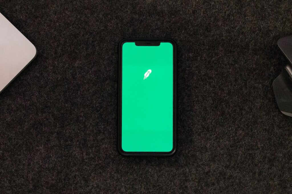 Crypto Revenue of Broker Robinhood Falls By 30% Crypto Revenue of Broker Robinhood Falls By 30%