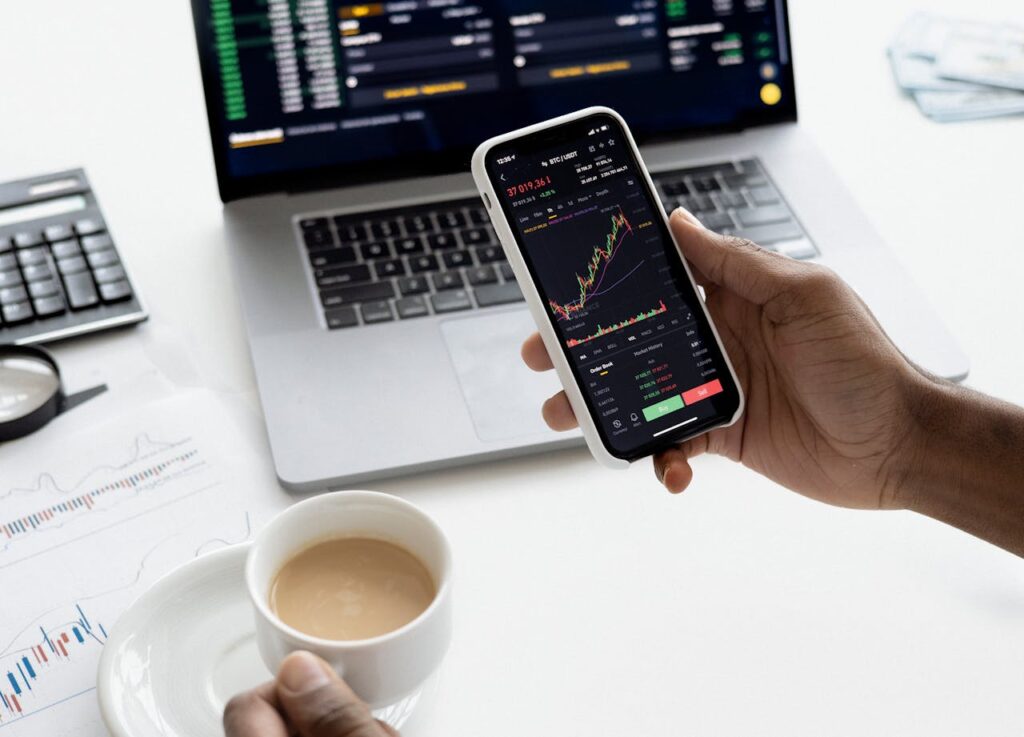 Ark Invest Acquires $18M of Coinbase Shares Ark Invest Acquires $18M of Coinbase Shares