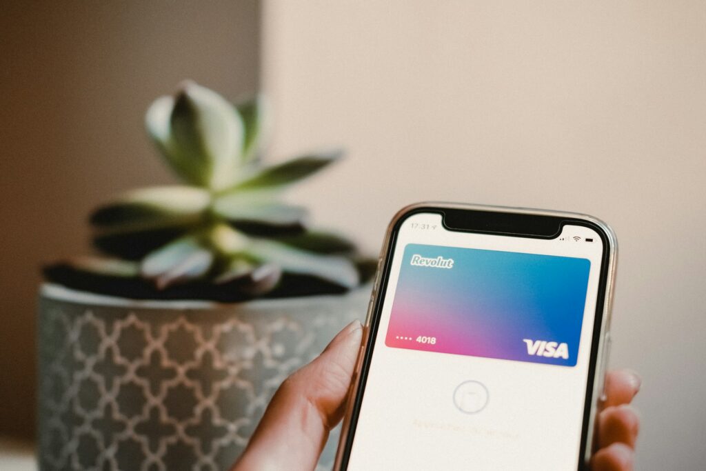 Robinhood and Revolut Plan to Launch a Stablecoin: Bloomberg Robinhood and Revolut Plan to Launch a Stablecoin: Bloomberg