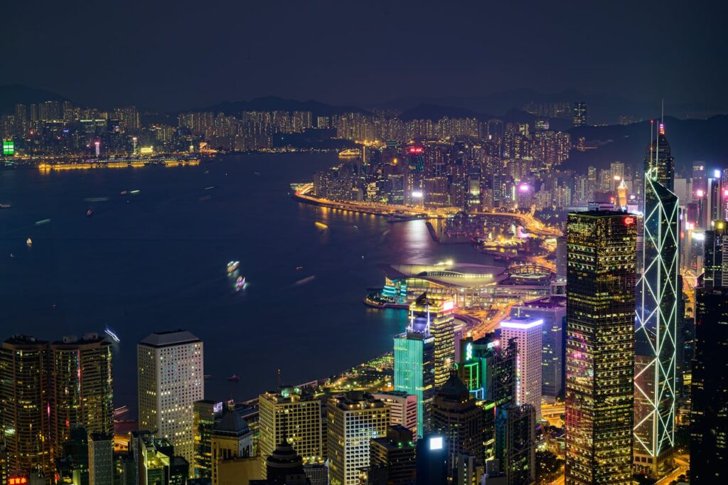 Hong Kong Bets Big on Tokenization: New Stablecoin Laws & Digital Bond Plans Hong Kong Bets Big on Tokenization: New Stablecoin Laws & Digital Bond Plans