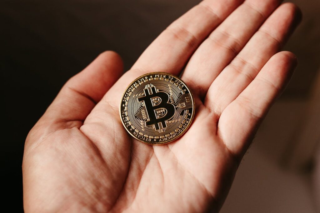 El Salvador Passes Law Allowing Banks to Hold BTC